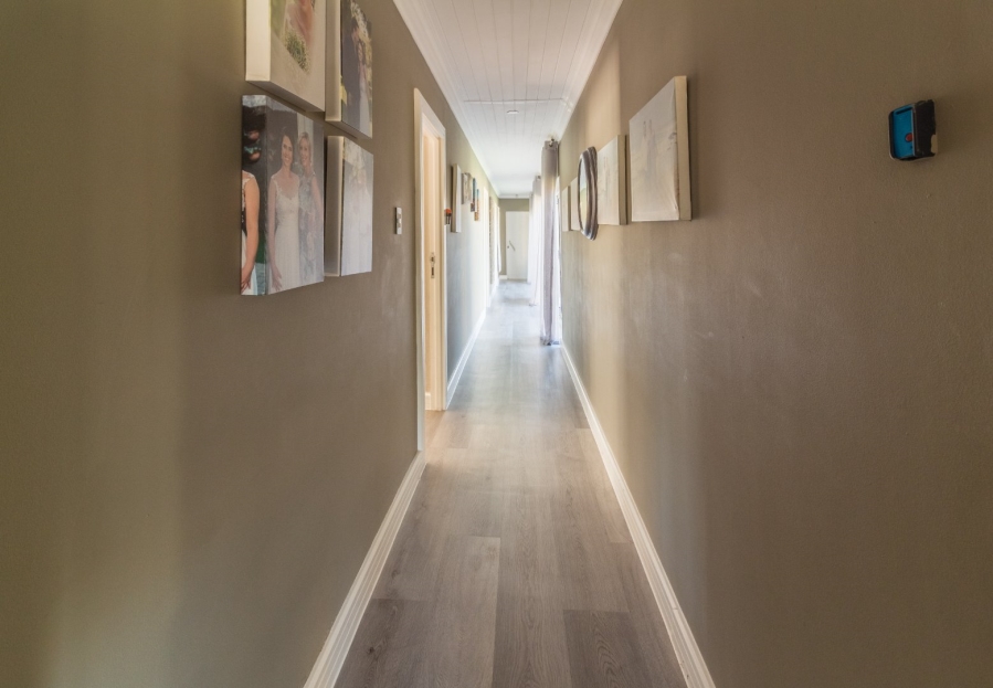 5 Bedroom Property for Sale in Num Num Cape Estate Western Cape